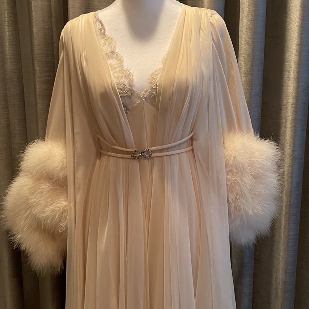Beyond Fabulous Lucie Ann of Beverly Hills feather Peignoirs Set - Picture 3 of 17